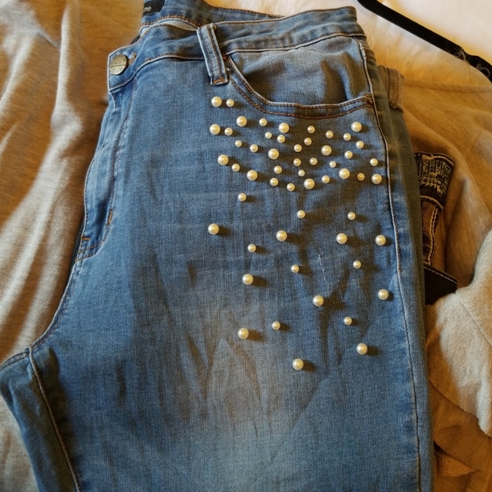 Jean's with Pearl's around pockets
